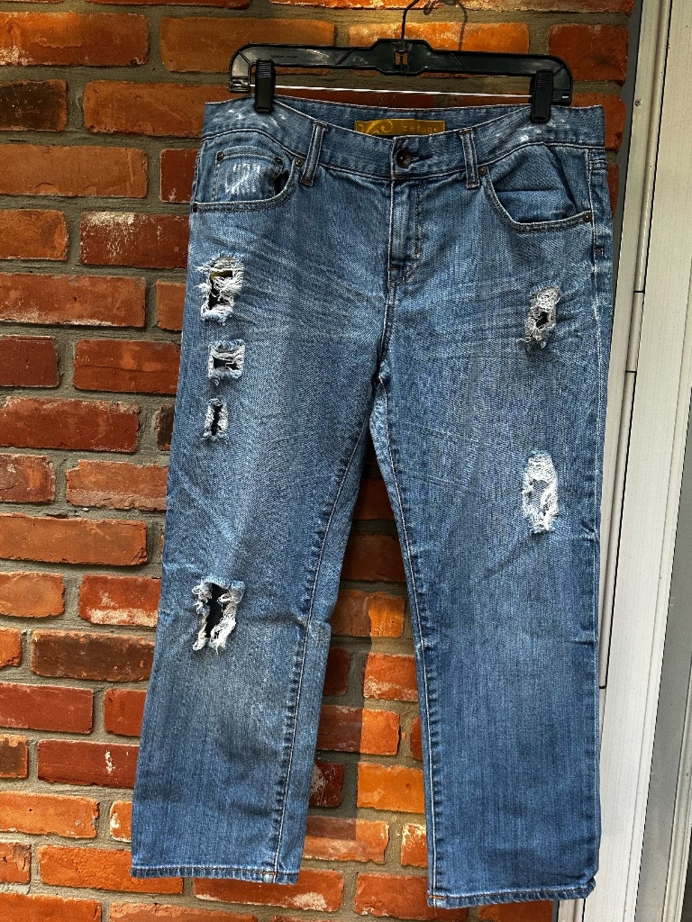 Refuge Distressed Cropped Jeans ~ Size 9 Juniors